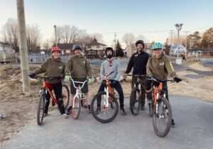L'équipe à la pumptrack de Waterloo
