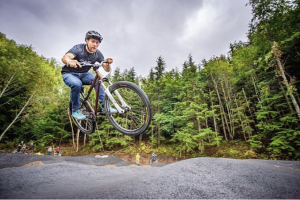 Pumptrack à Terrace-Crédit photo: Scott Reimer