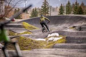 Pumptrack à Terrace-Crédit photo: Scott Reimer