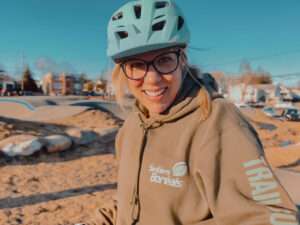 Stephanie à la pumptrack