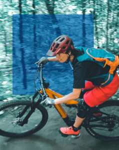Nathalie Chagnon en vélo de montagne